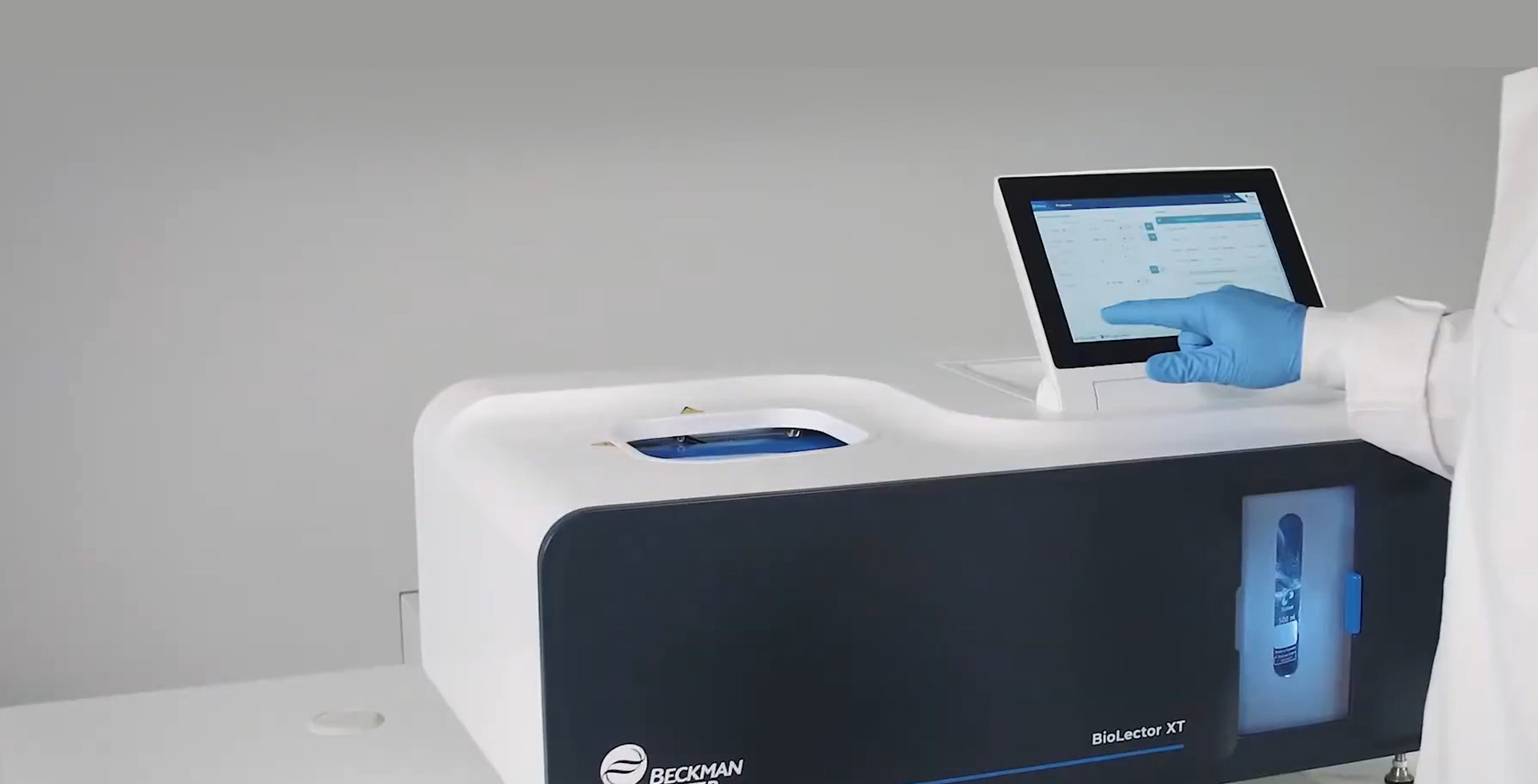 Monitoreo en tiempo real de los parámetros de cultivo que elimina la necesidad de realizar muestreos y pipeteos que consumen tiempo.